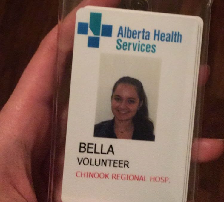 Intercambista faz trabalho voluntário em um hospital no Canadá.